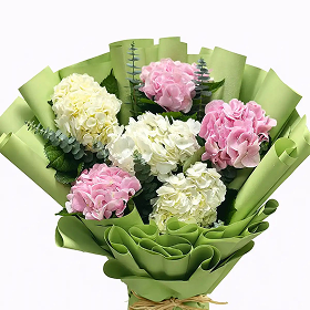 Red roses and gerbera bouquet