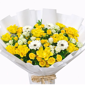 Yellow White Mixed Flowers Bouquet